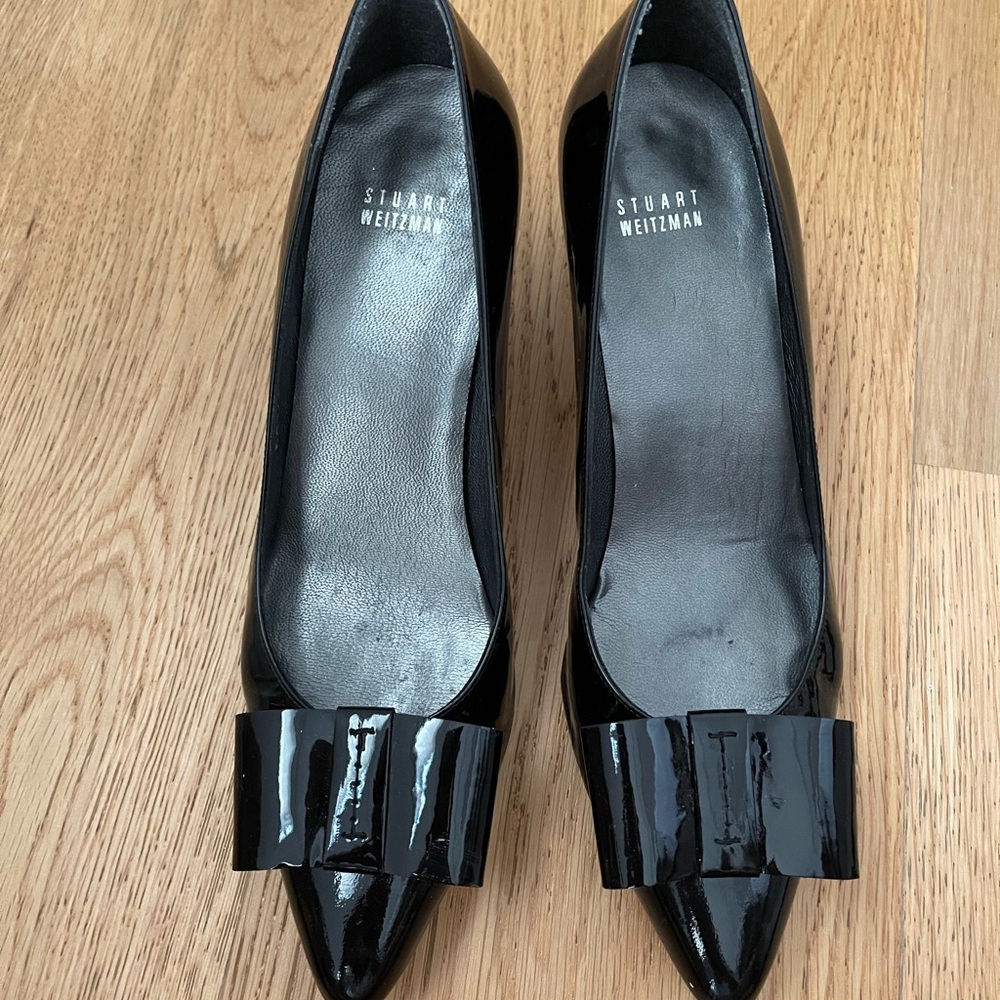 Stuart Weitzman black patten leather bow heels